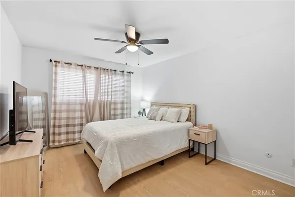 $449,000 | 6904 Radford Avenue, Unit 5, North Hollywood, CA 91605