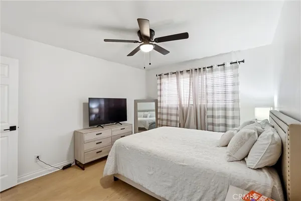 $449,000 | 6904 Radford Avenue, Unit 5, North Hollywood, CA 91605