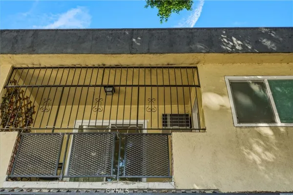 $449,000 | 6904 Radford Avenue, Unit 5, North Hollywood, CA 91605