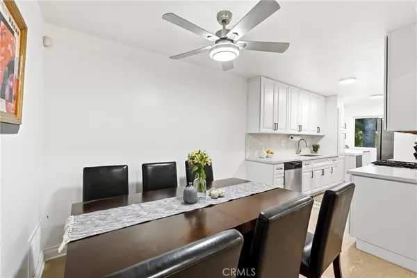 $449,000 | 6904 Radford Avenue, Unit 5, North Hollywood, CA 91605