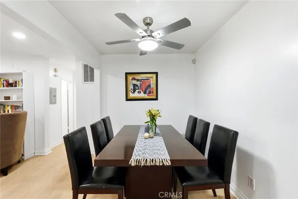 $449,000 | 6904 Radford Avenue, Unit 5, North Hollywood, CA 91605
