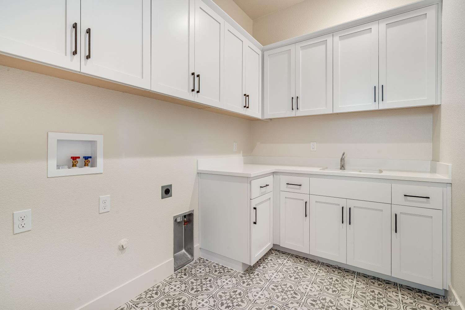 3441 Ruston Lane Napa, CA 94558 - Photo 11 of 18 Laundry Room with sink