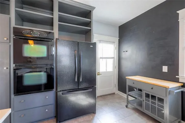 $357,000 | 829 West 40th Street, Kansas City, MO 64111