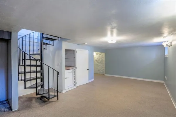 $357,000 | 829 West 40th Street, Kansas City, MO 64111