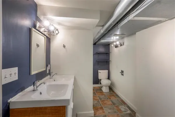 $357,000 | 829 West 40th Street, Kansas City, MO 64111