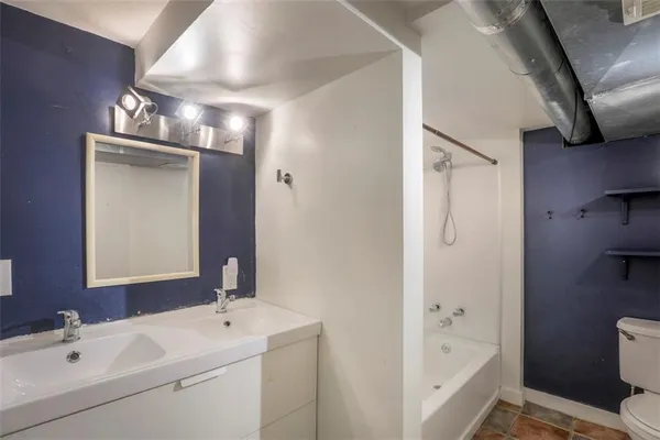 $357,000 | 829 West 40th Street, Kansas City, MO 64111