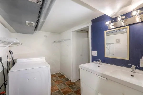 $357,000 | 829 West 40th Street, Kansas City, MO 64111