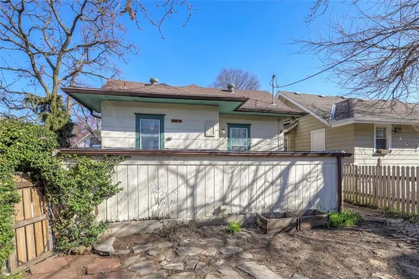 $357,000 | 829 West 40th Street, Kansas City, MO 64111