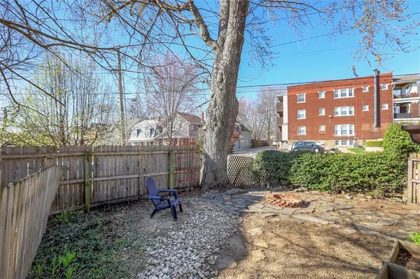 $357,000 | 829 West 40th Street, Kansas City, MO 64111