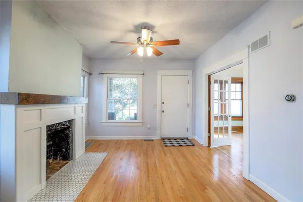 $357,000 | 829 West 40th Street, Kansas City, MO 64111