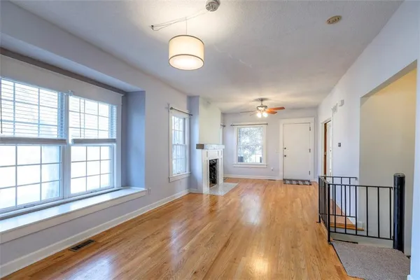 $357,000 | 829 West 40th Street, Kansas City, MO 64111