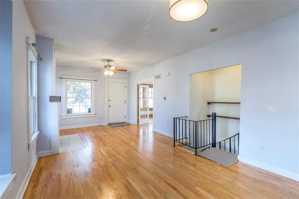 $357,000 | 829 West 40th Street, Kansas City, MO 64111