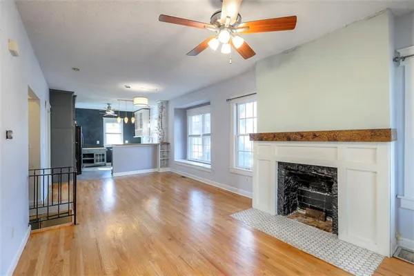 $357,000 | 829 West 40th Street, Kansas City, MO 64111