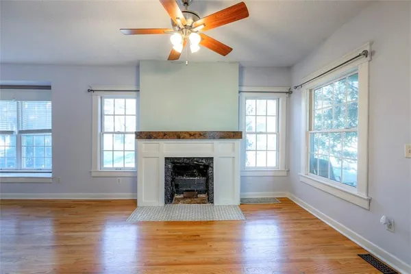 $357,000 | 829 West 40th Street, Kansas City, MO 64111