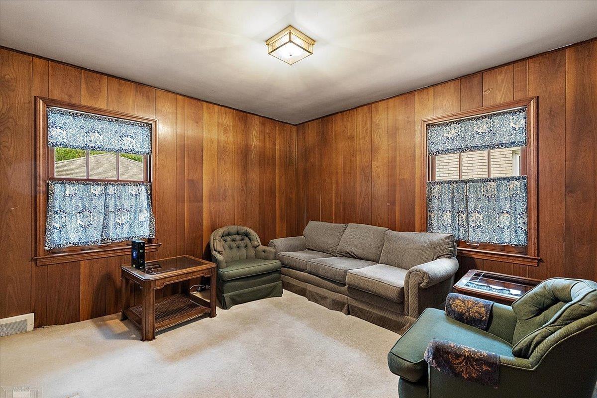1485 Torrey Road Grosse Pointe Woods, MI 48236 - Photo 22 of 60