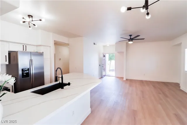 $1,560 | 5225 West Reno Avenue, Unit 122, Las Vegas, NV 89118