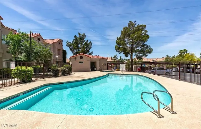$1,560 | 5225 West Reno Avenue, Unit 122, Las Vegas, NV 89118