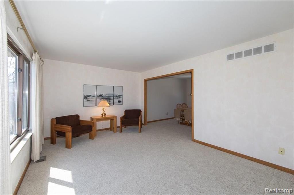 7783 Chichester Road Canton, MI 48187 - Photo 12 of 45