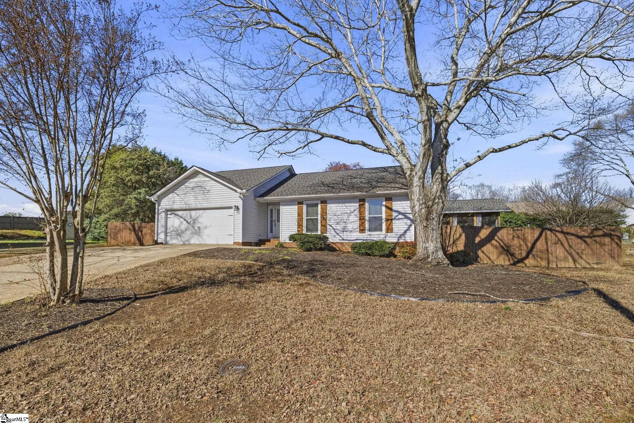 112 St Andrews Way Greenville, SC 29607 - Photo 2 of 41