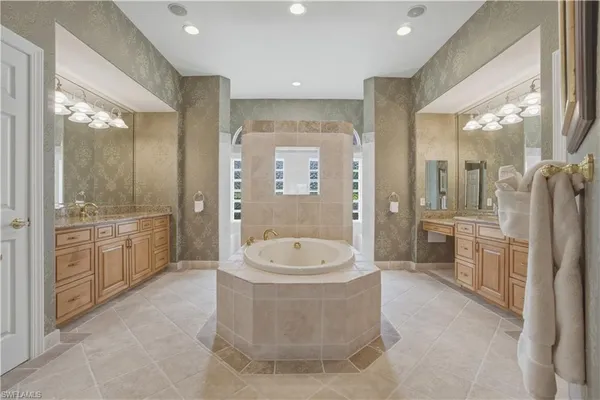 $1,795,000 | 3620 Sanctuary Lakes Drive, Bonita Springs, FL 34134