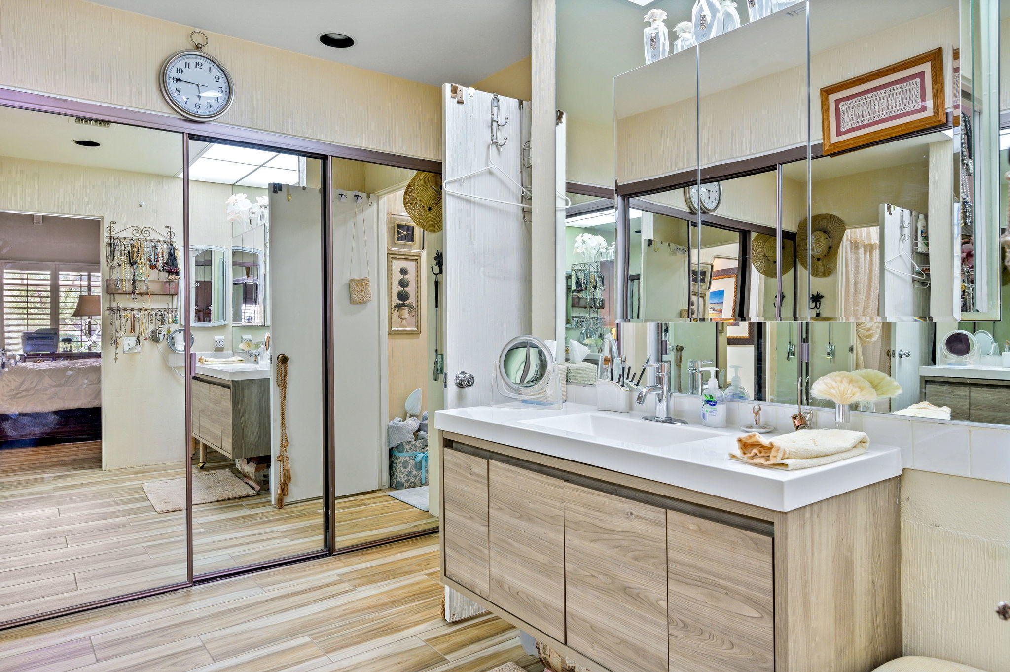 131 South Racquet Club Drive Rancho Mirage, CA 92270 - Photo 12 of 20 6dc41023-dd1c-4ec6-8972-1227be5bb0f2