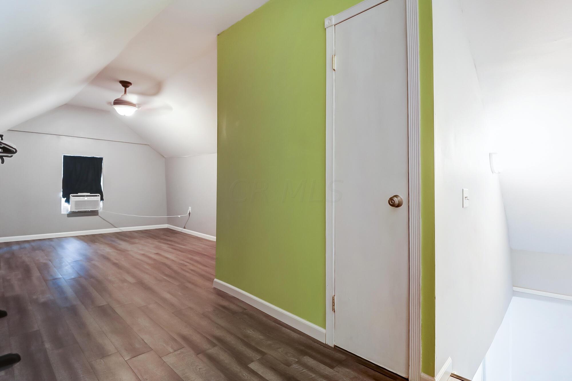1045 Hart Road Columbus, OH 43223 - Photo 26 of 32 026