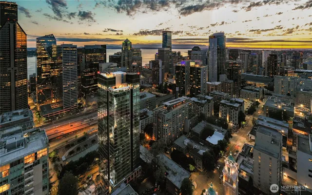 $450,000 | 800 Columbia Street, Unit 512, Seattle, WA 98104