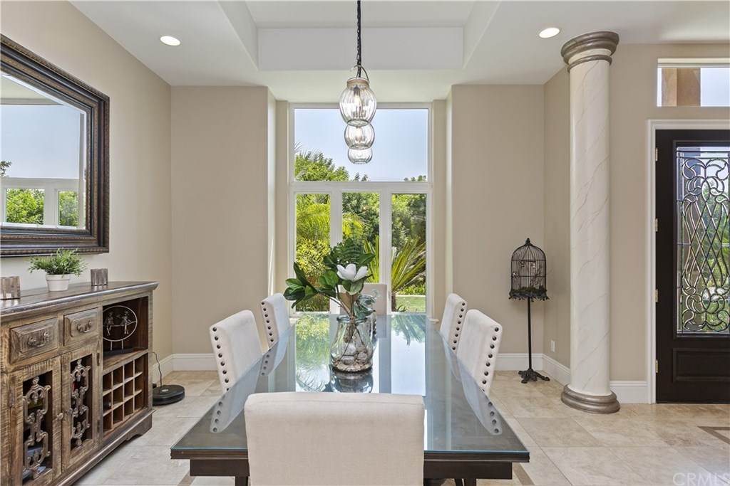 31200 Jedediah Smith Road Temecula, CA 92592 - Photo 14 of 62 Large Windows Throughout