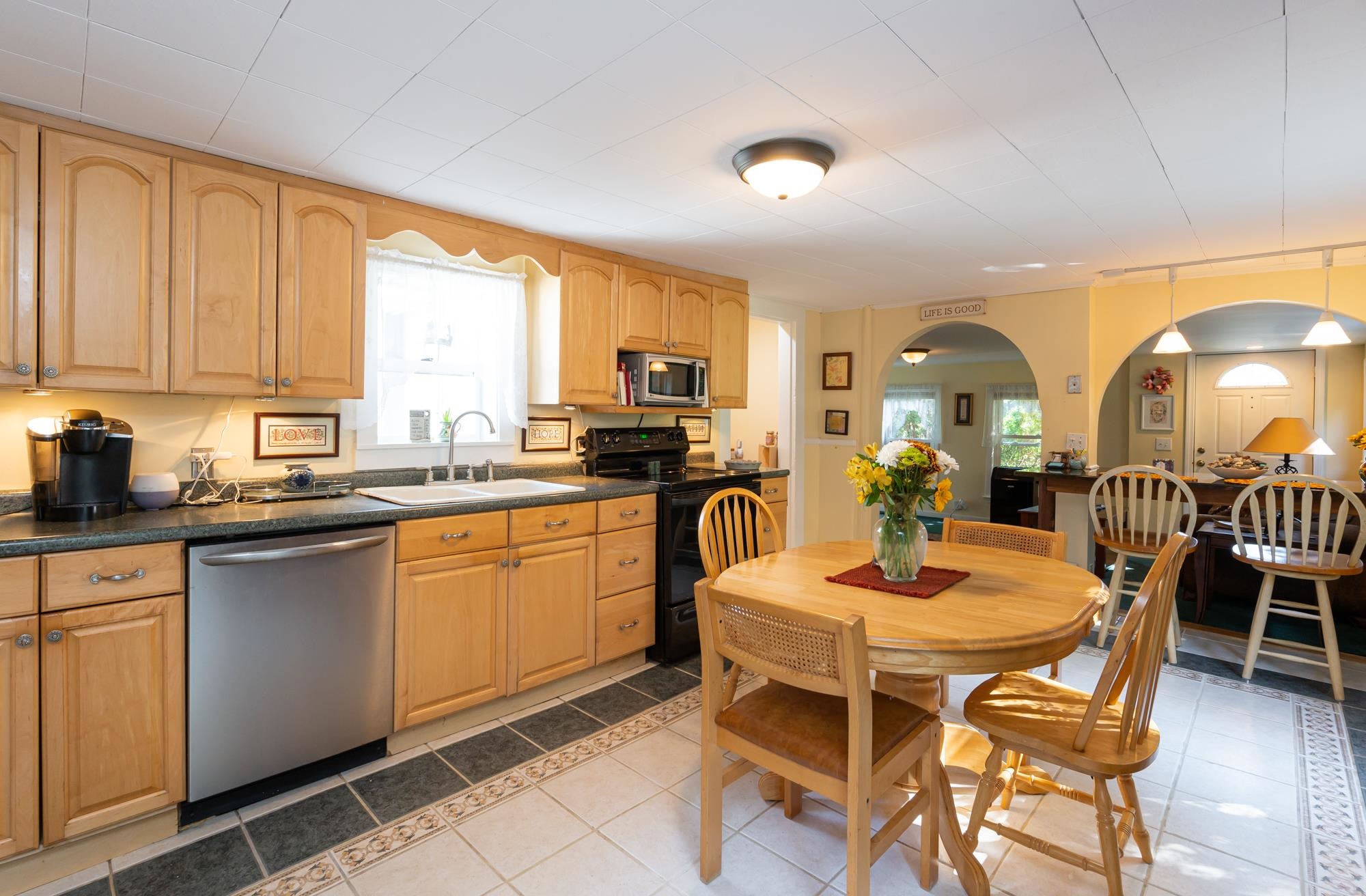 53 Mast Road Dover, NH 03820 - Photo 5 of 40