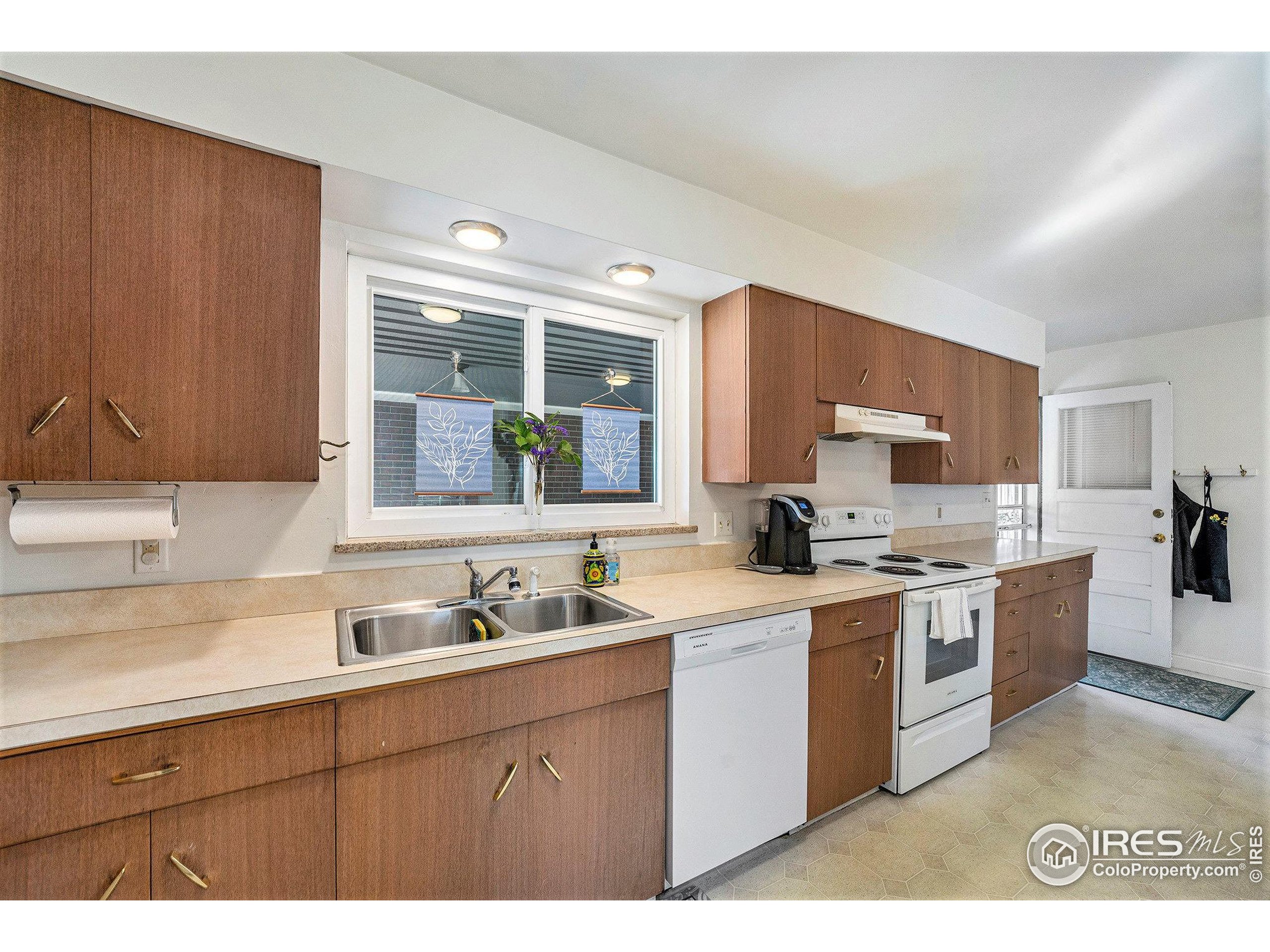 4105 Yarrow Court Wheat Ridge, CO 80033 - Photo 8 of 26