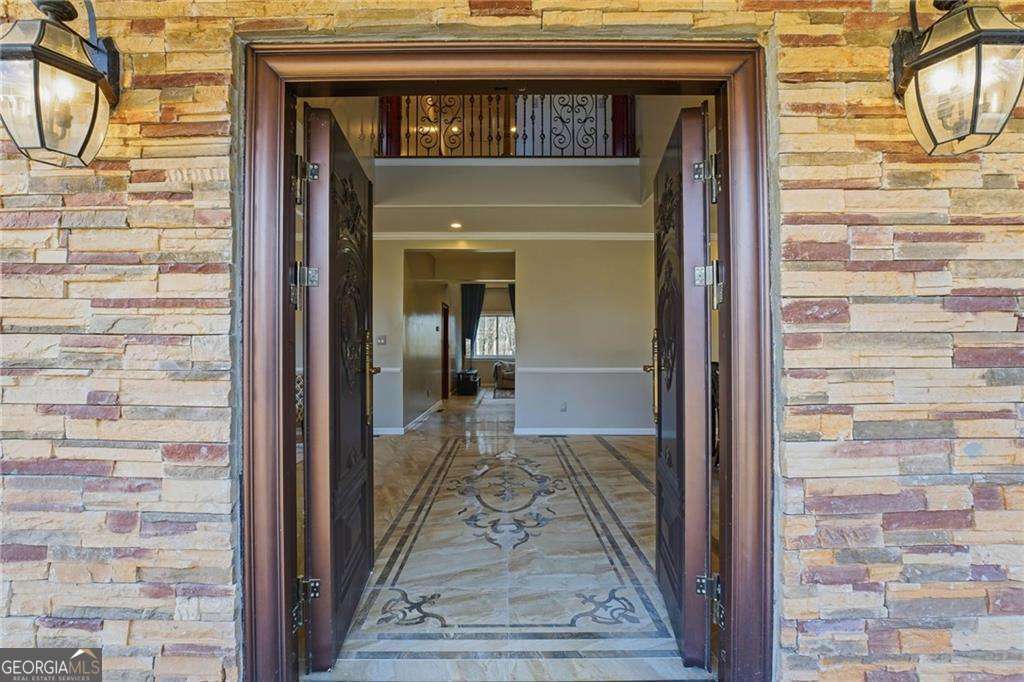 6831 Augusta Manor Suwanee, GA 30024 - Photo 4 of 61