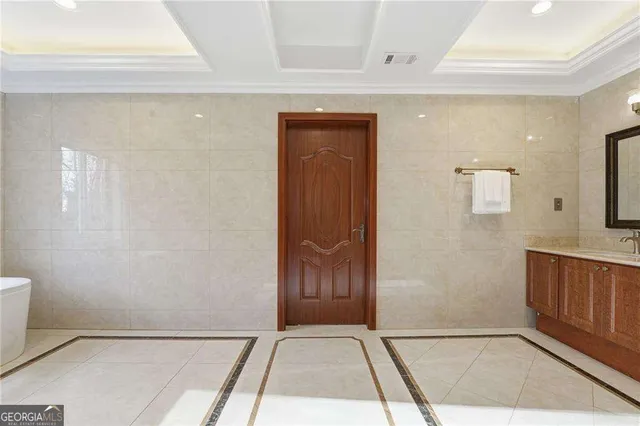 $775,000 | 6831 Augusta Manor, Suwanee, GA 30024