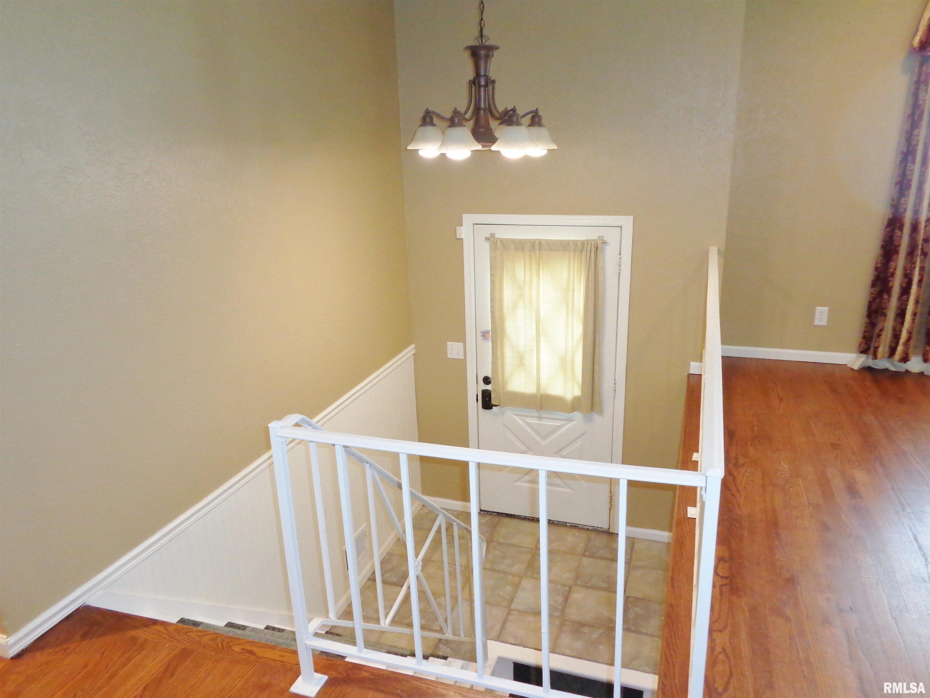 6216 North Randwick Road Peoria, IL 61615 - Photo 11 of 33 Gallery Image 11