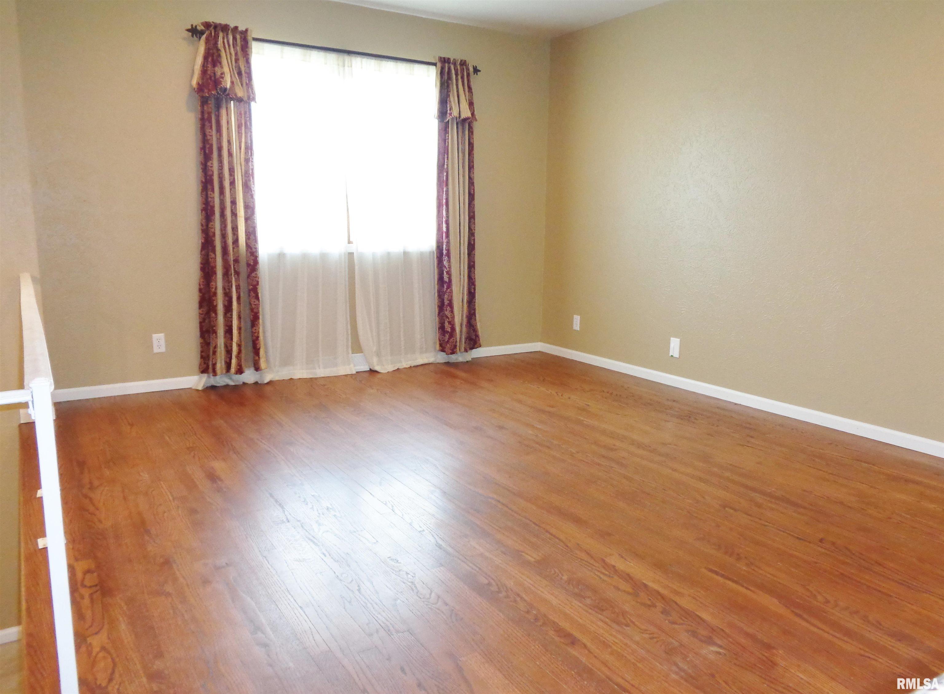 6216 North Randwick Road Peoria, IL 61615 - Photo 14 of 33 Gallery Image 14
