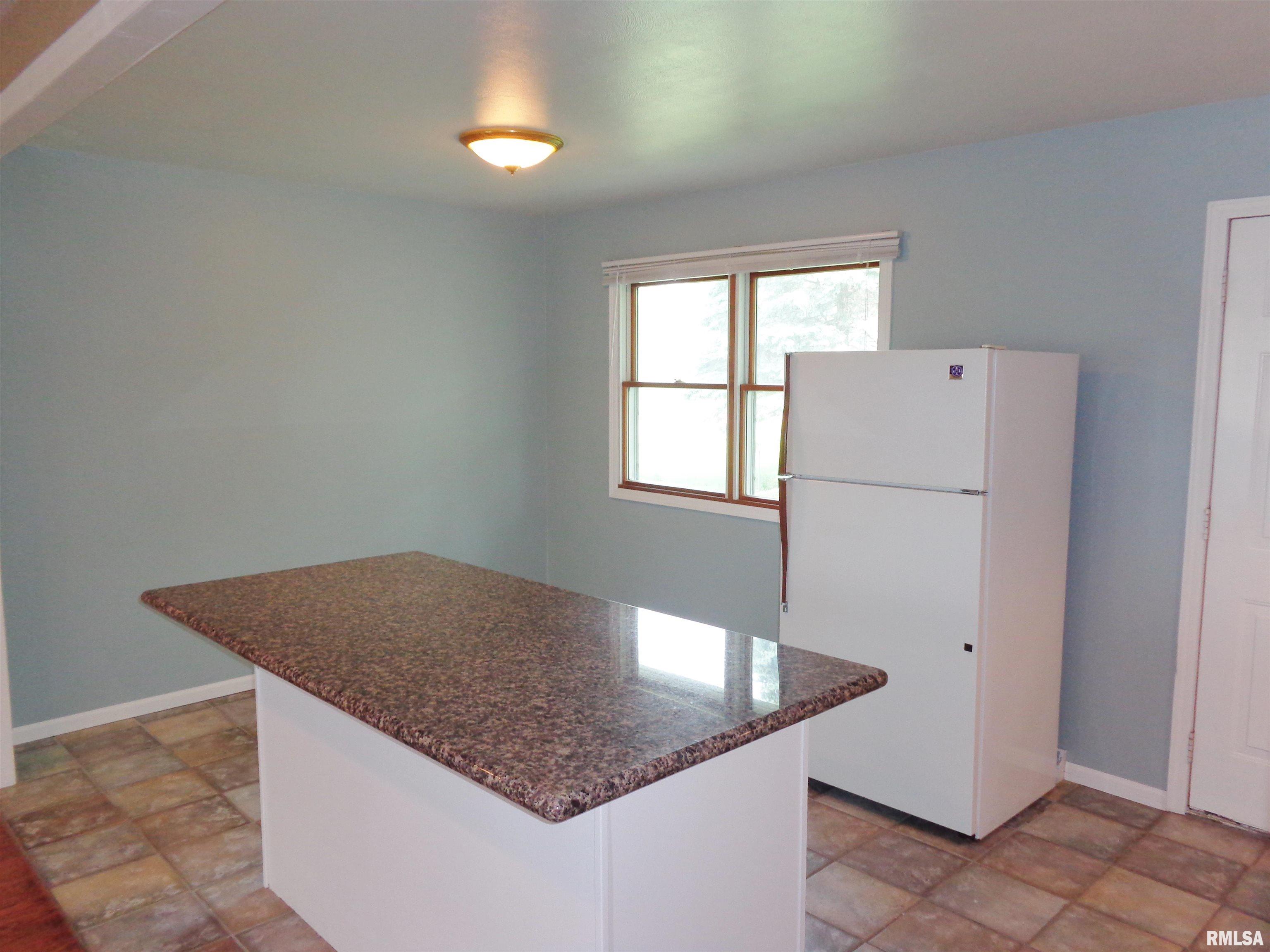 6216 North Randwick Road Peoria, IL 61615 - Photo 20 of 33 Gallery Image 20