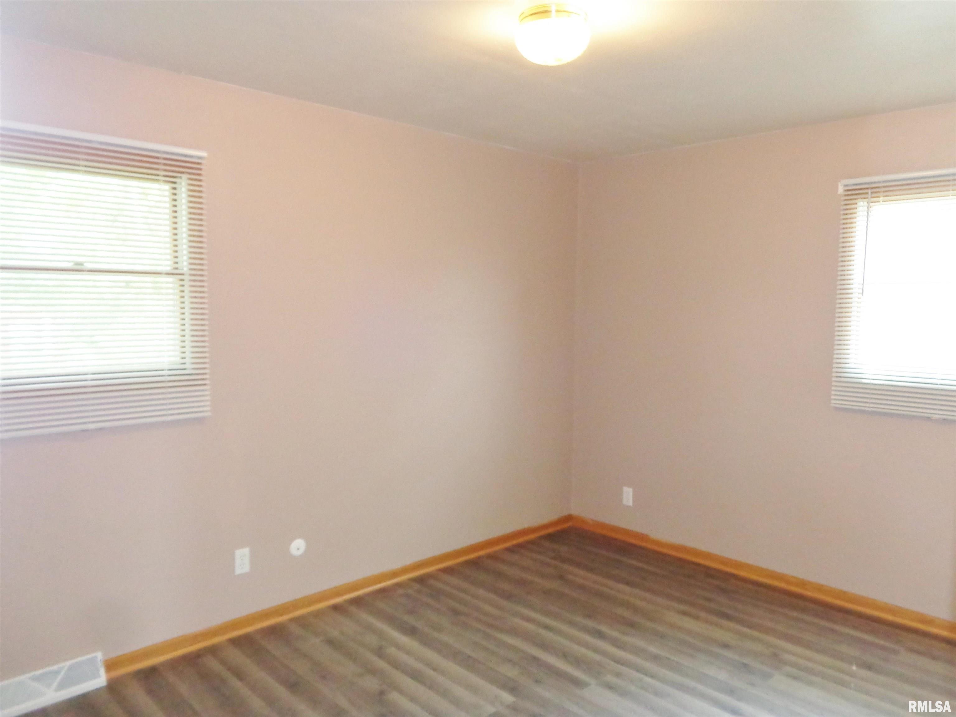 6216 North Randwick Road Peoria, IL 61615 - Photo 22 of 33 Gallery Image 22