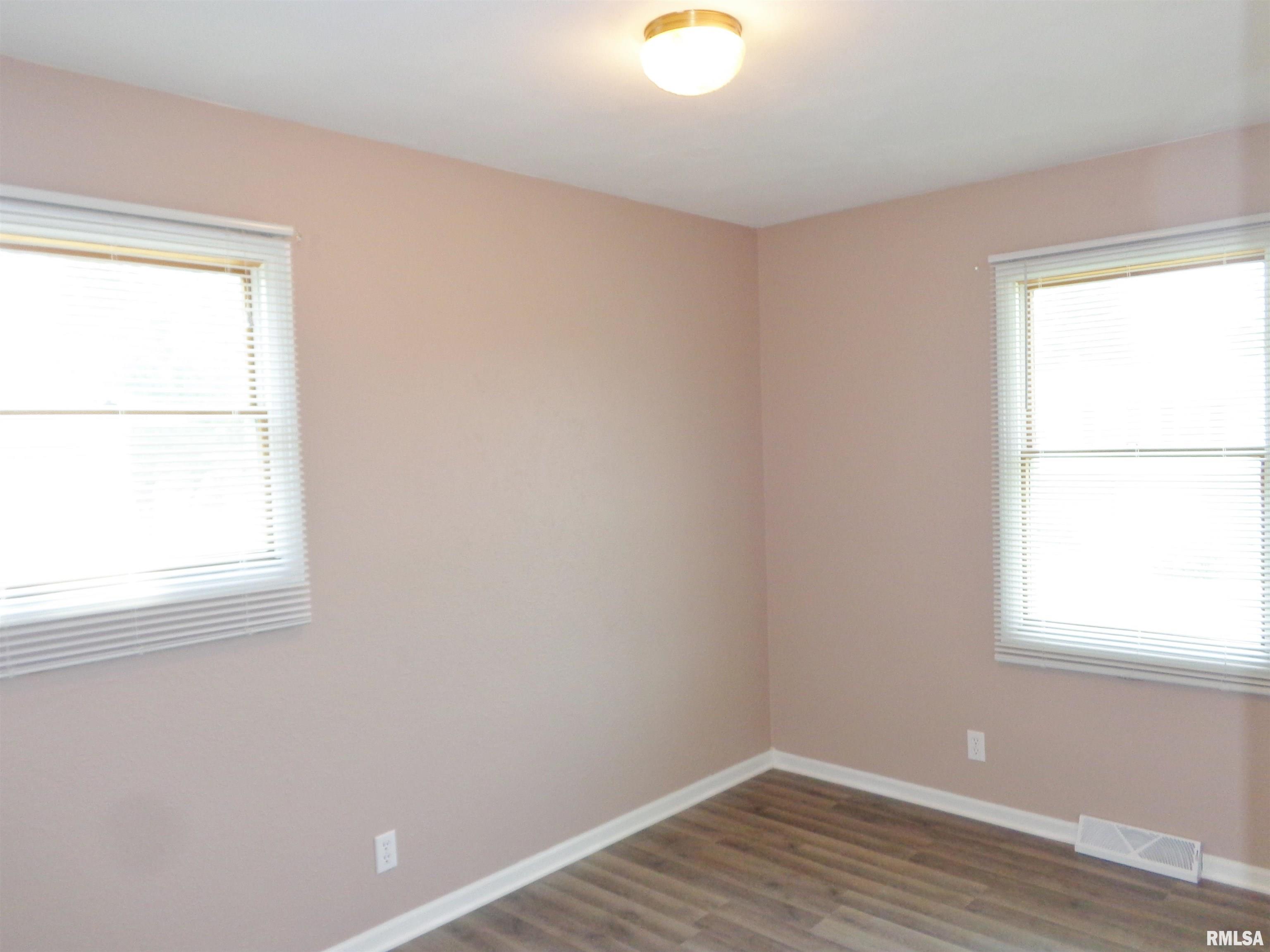 6216 North Randwick Road Peoria, IL 61615 - Photo 24 of 33 Gallery Image 24