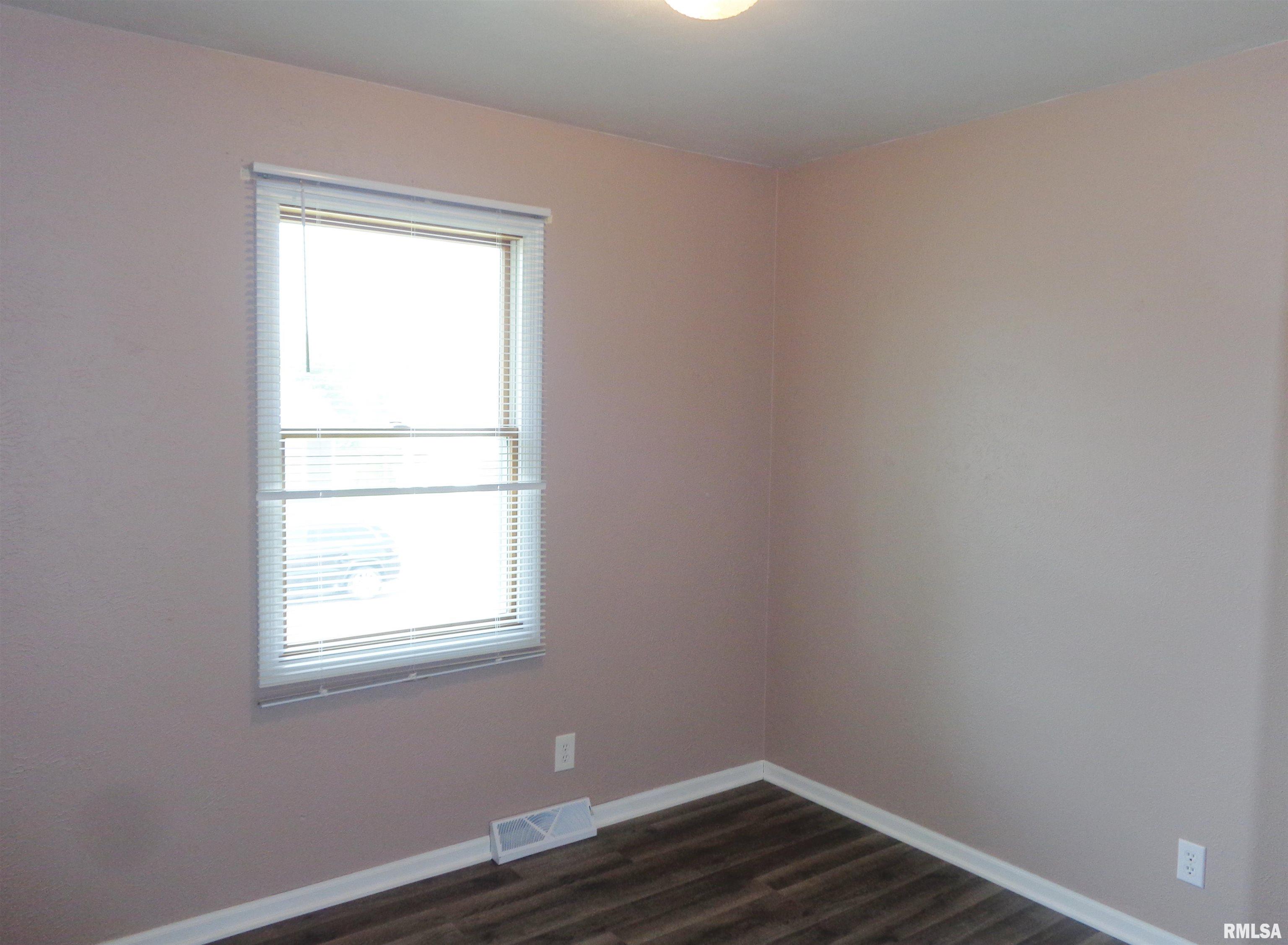 6216 North Randwick Road Peoria, IL 61615 - Photo 25 of 33 Gallery Image 25