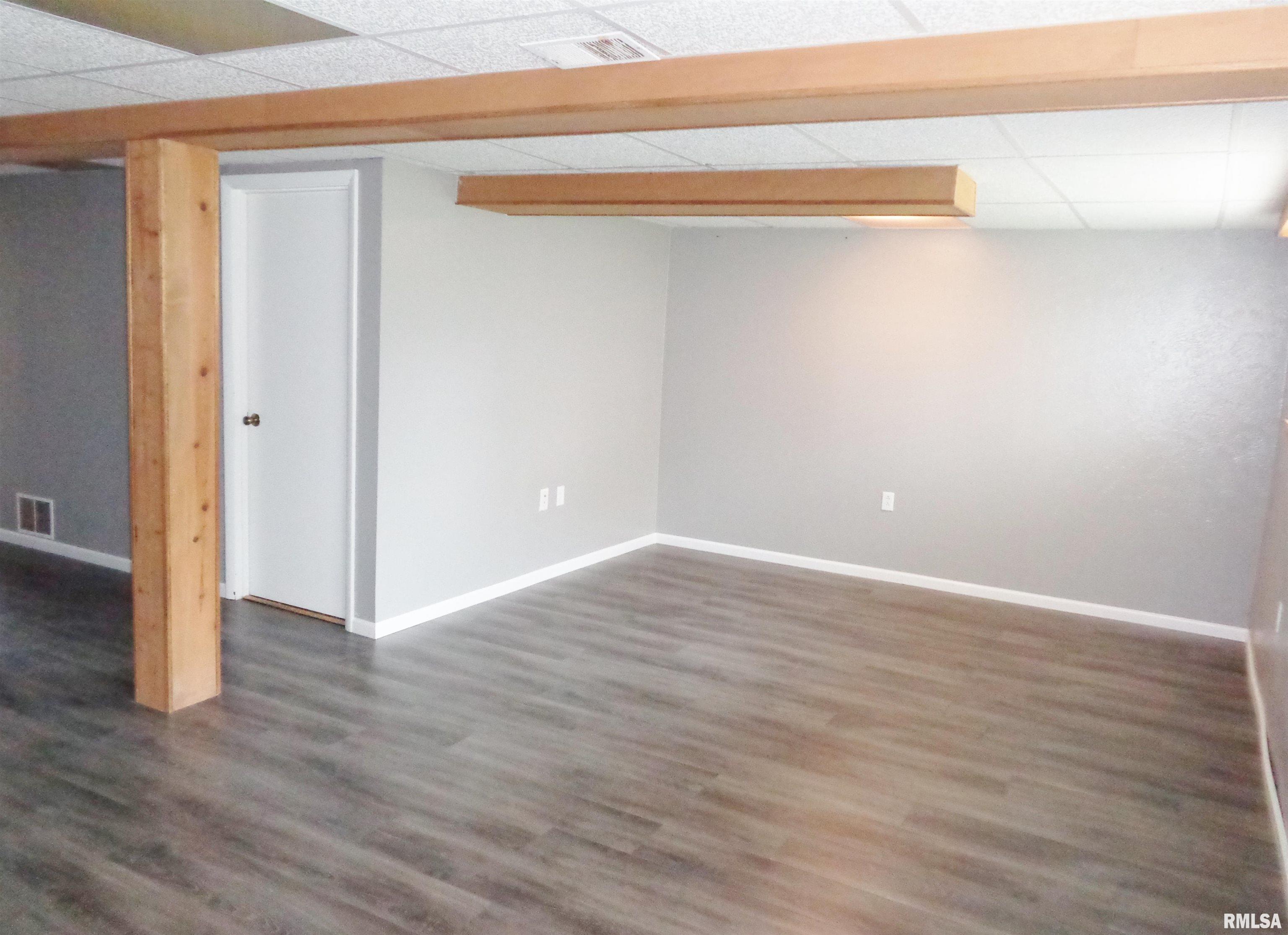 6216 North Randwick Road Peoria, IL 61615 - Photo 29 of 33 Gallery Image 29