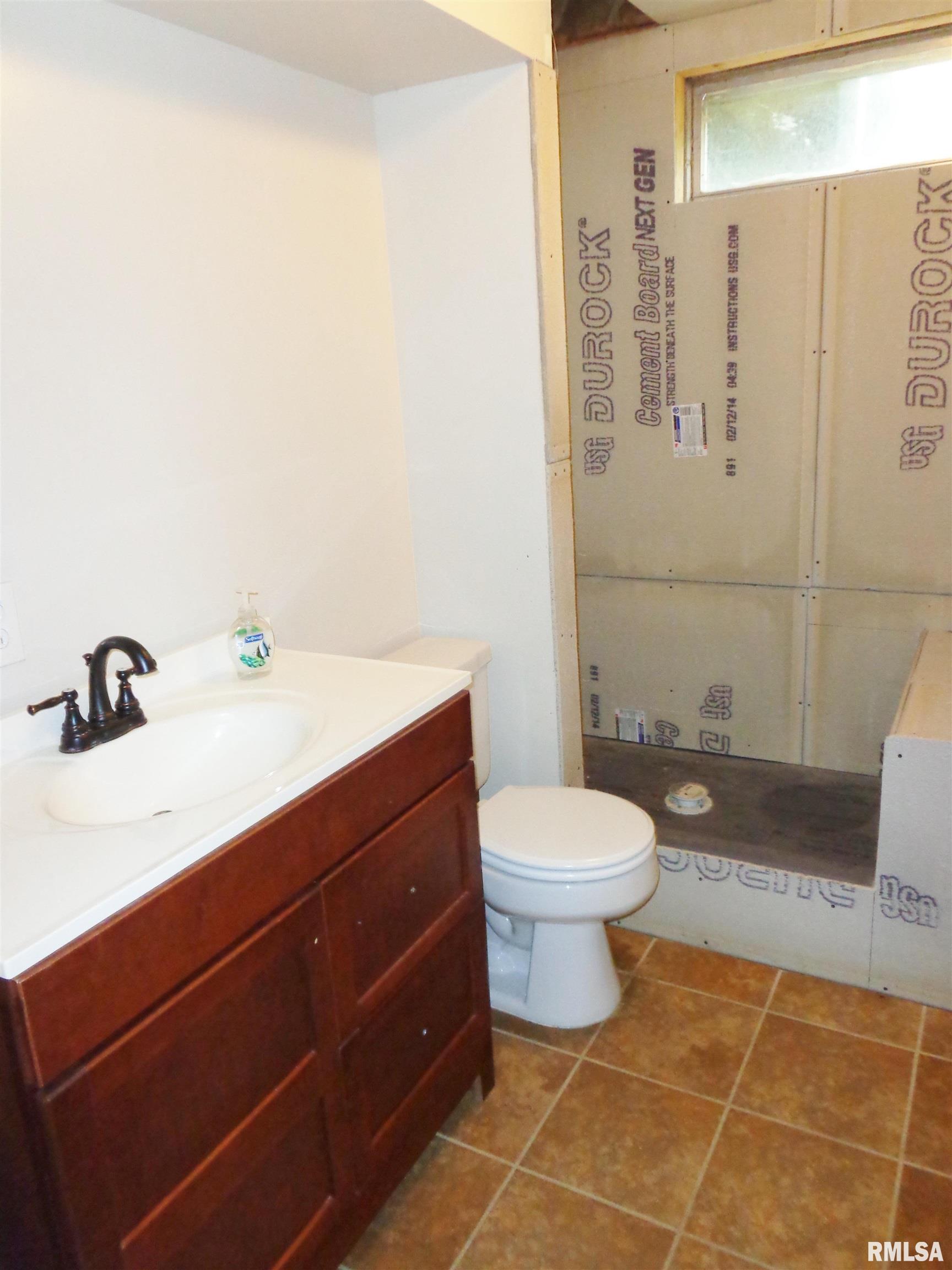 6216 North Randwick Road Peoria, IL 61615 - Photo 32 of 33 Gallery Image 32