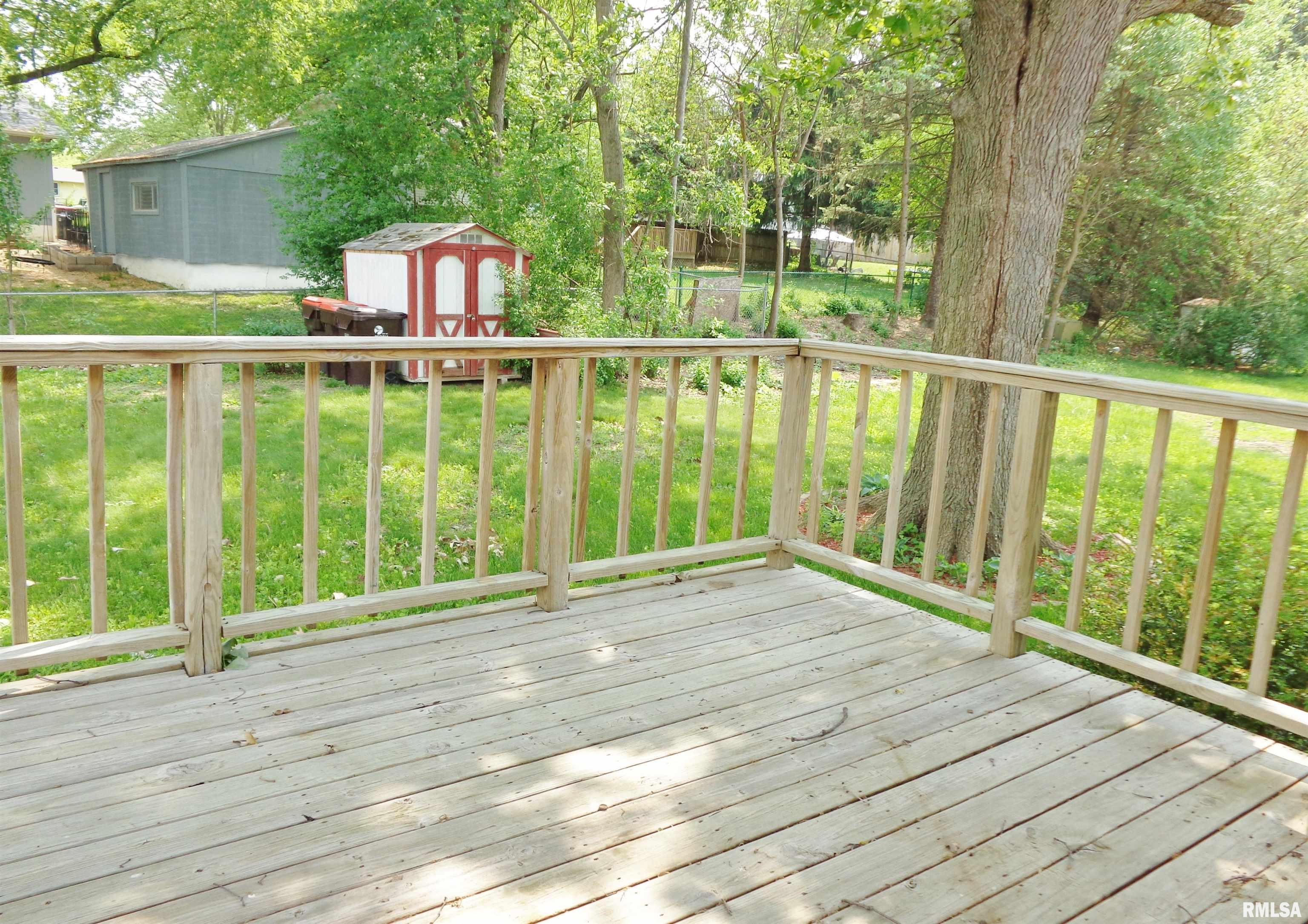 6216 North Randwick Road Peoria, IL 61615 - Photo 7 of 33 Gallery Image 7