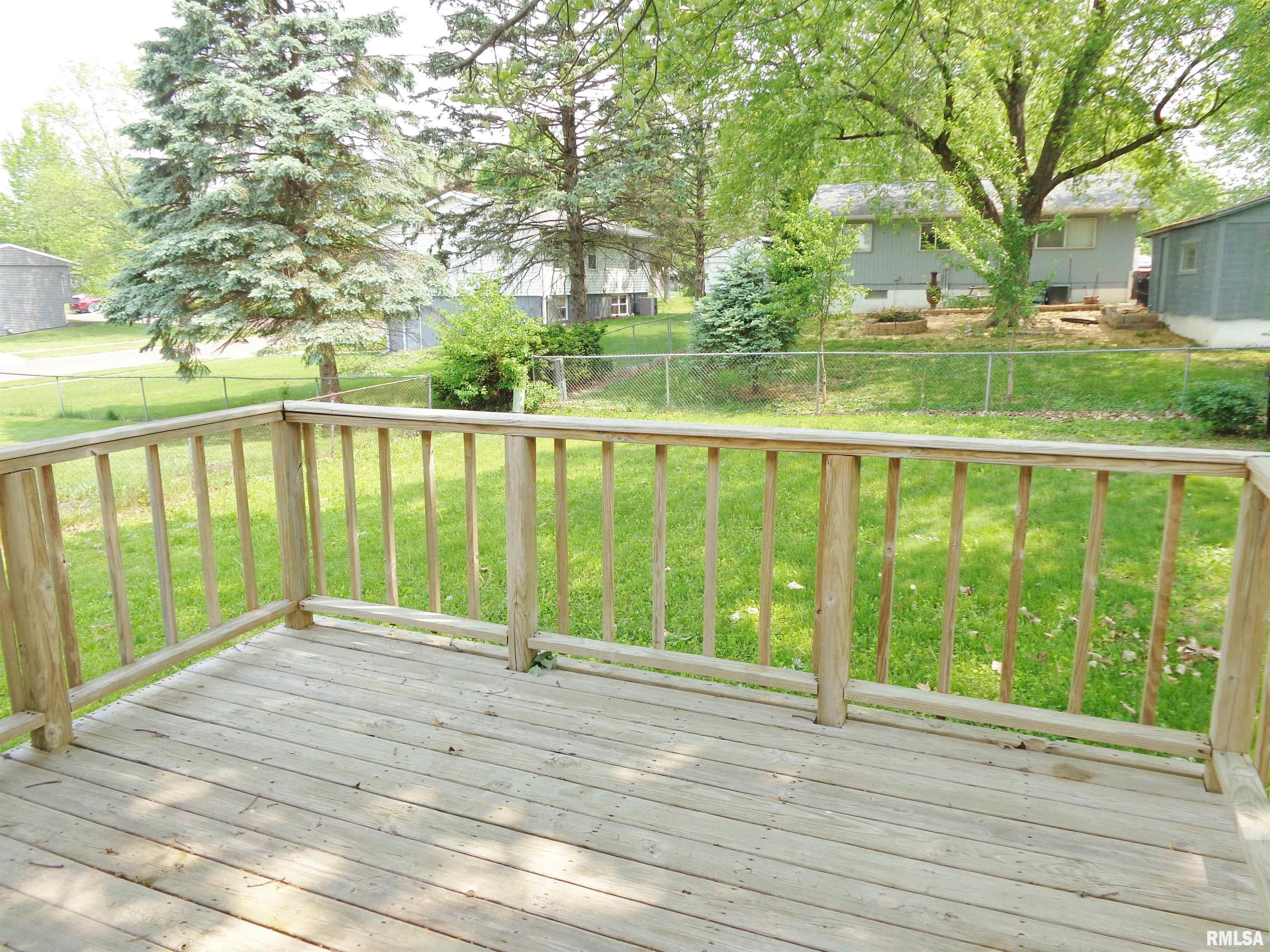 6216 North Randwick Road Peoria, IL 61615 - Photo 8 of 33 Gallery Image 8