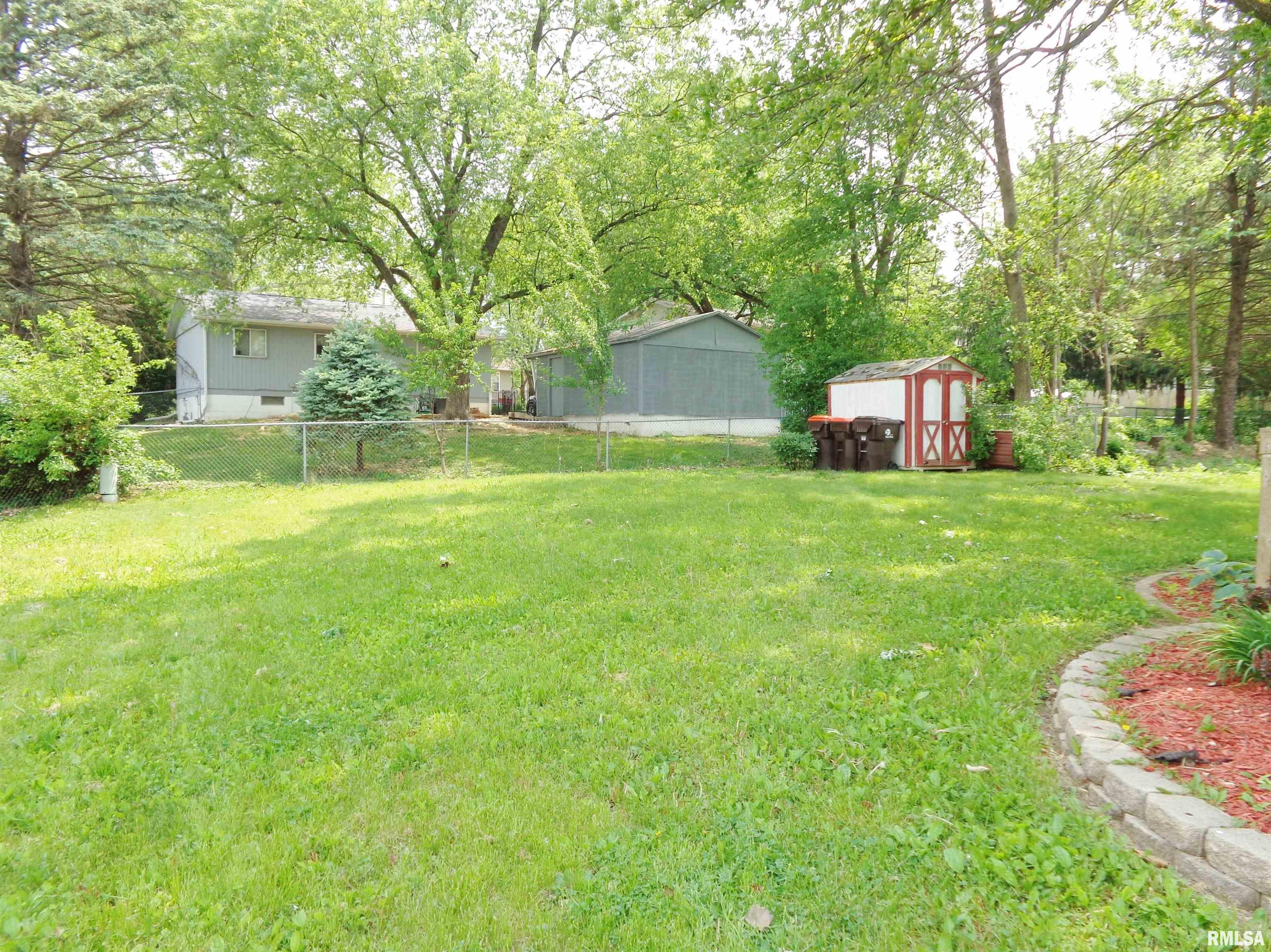 6216 North Randwick Road Peoria, IL 61615 - Photo 9 of 33 Gallery Image 9