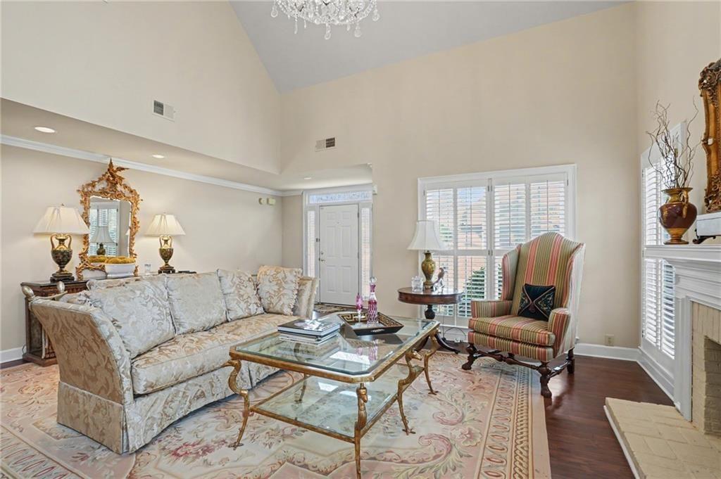 4438 Dobbs Crossing Marietta, GA 30068 - Photo 4 of 27