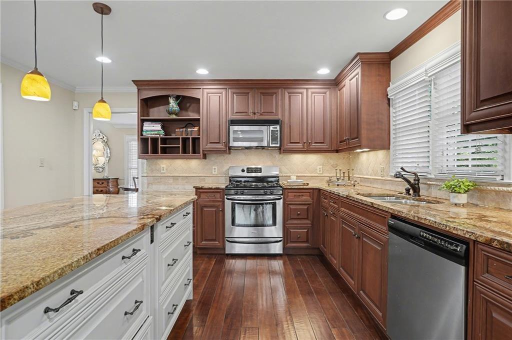 4438 Dobbs Crossing Marietta, GA 30068 - Photo 8 of 27