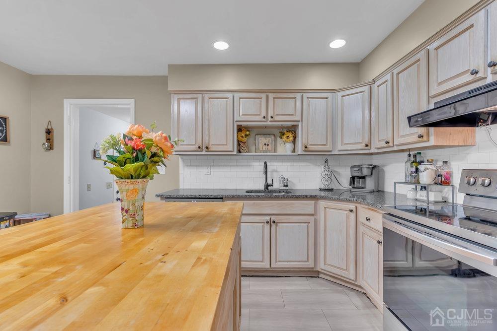 153 Lanes Mill Road Howell, NJ 07731 - Photo 11 of 27