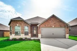 a front view of house with yard