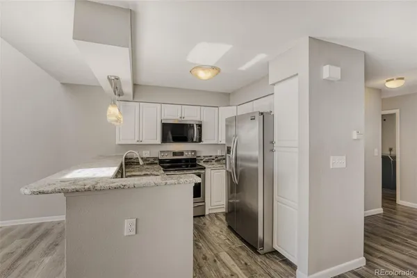$2,595 | 10530 West Jewell Avenue, Unit 302, Lakewood, CO 80232