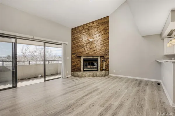 $2,595 | 10530 West Jewell Avenue, Unit 302, Lakewood, CO 80232