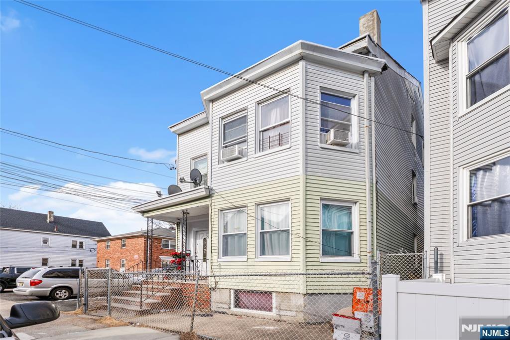 183 Walnut Street Paterson, NJ 07522 - Photo 4 of 40